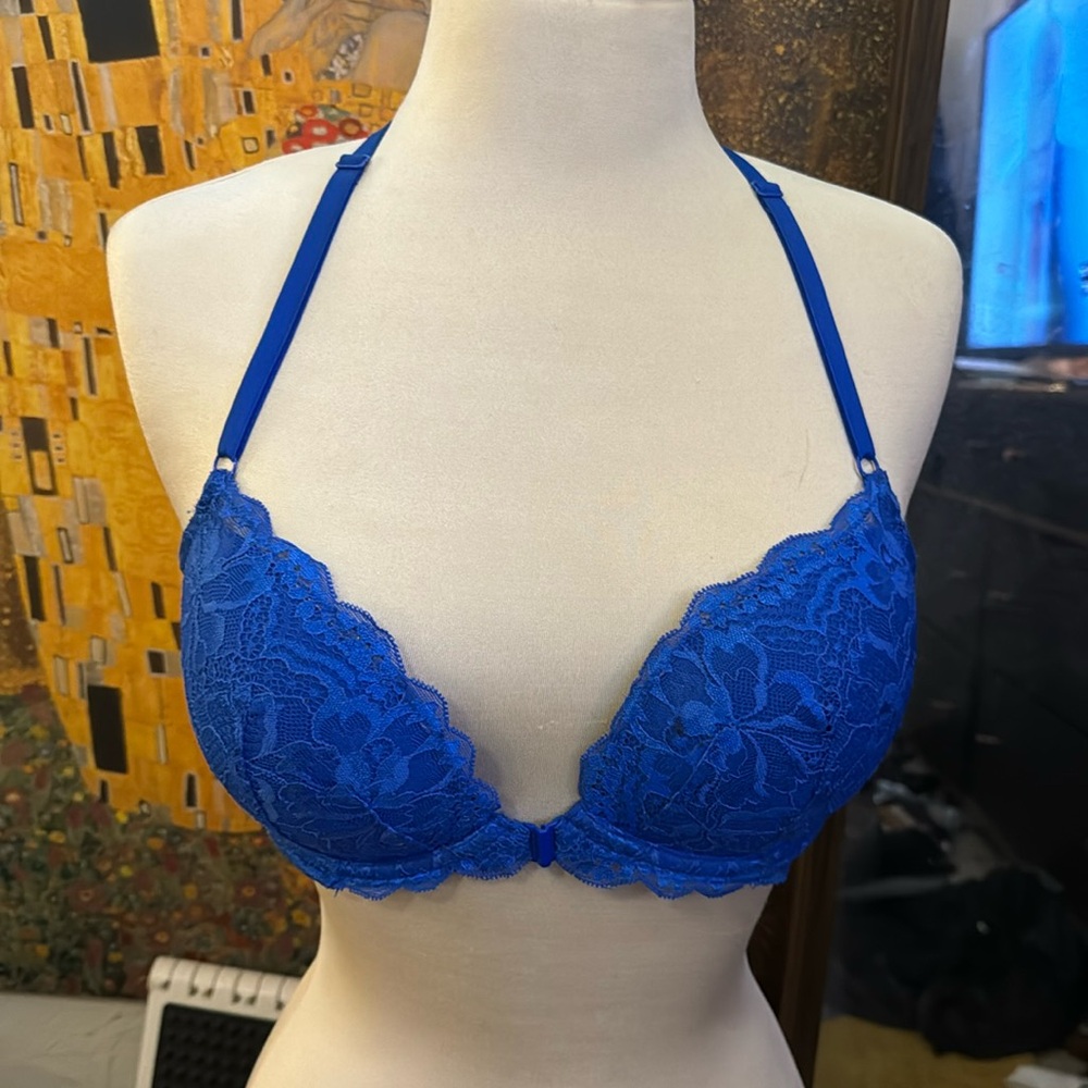 PINK front closure bra preowned